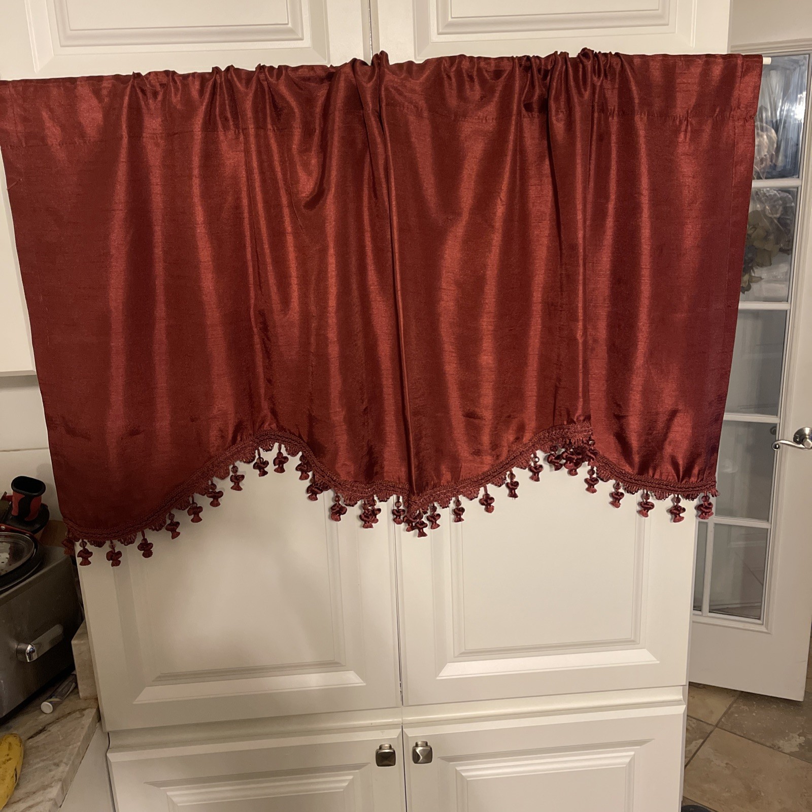 J C Penney Royal Velvet Brand Scallop Valance Burgundy Faux Silk Beaded Tassel