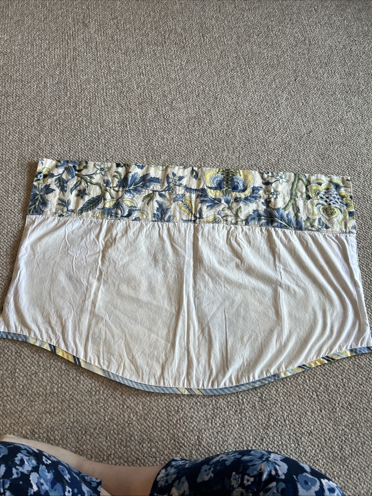 Waverly Imperial Dress Porcelain Jacobean Floral Blue Curtains 20” X 29” Valance