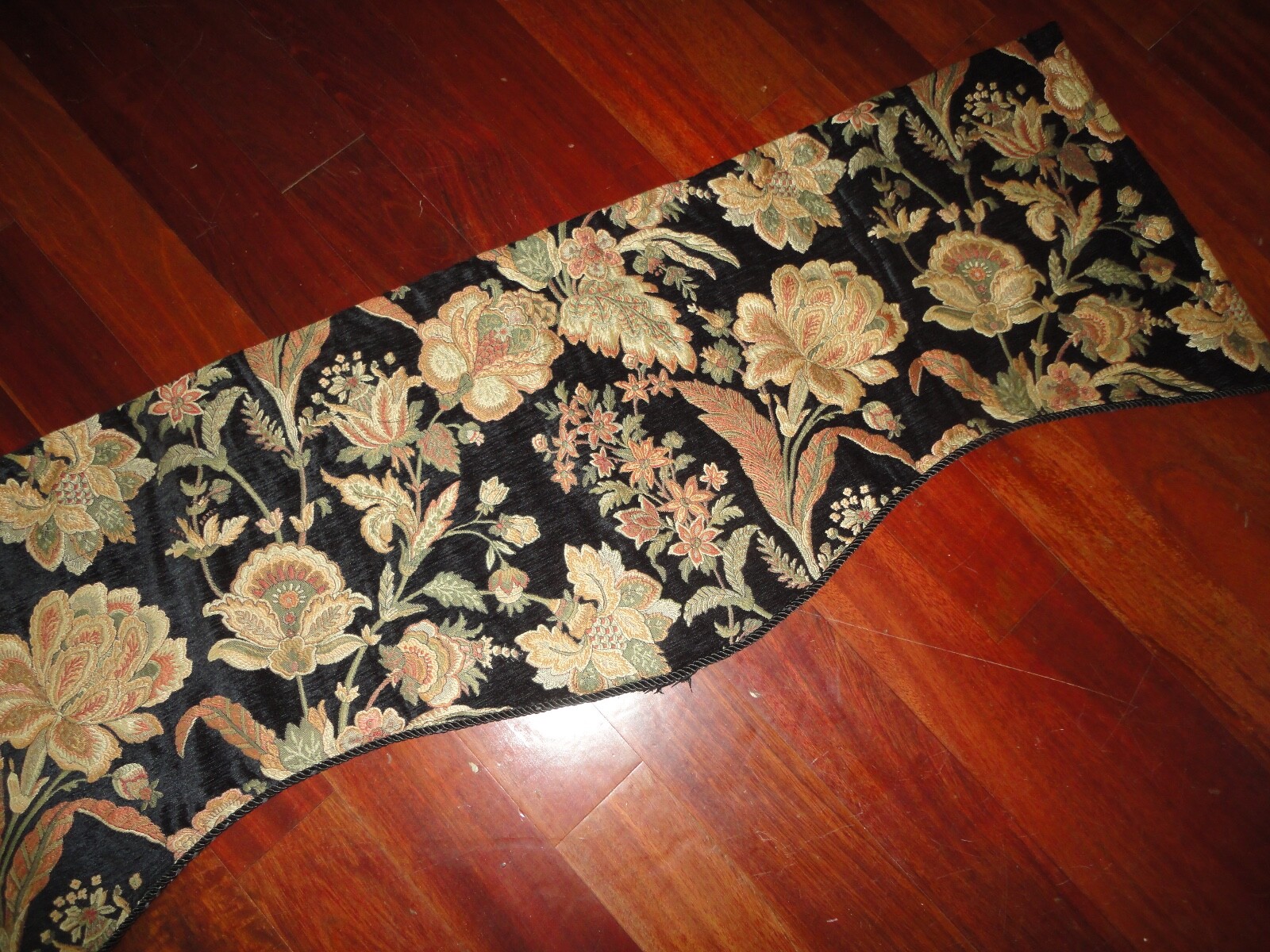 TWILL & BIRCH BLACK TERRACOTTA GOLD FLORAL CHENILLE (1) SCALLOPED VALANCE 18X52