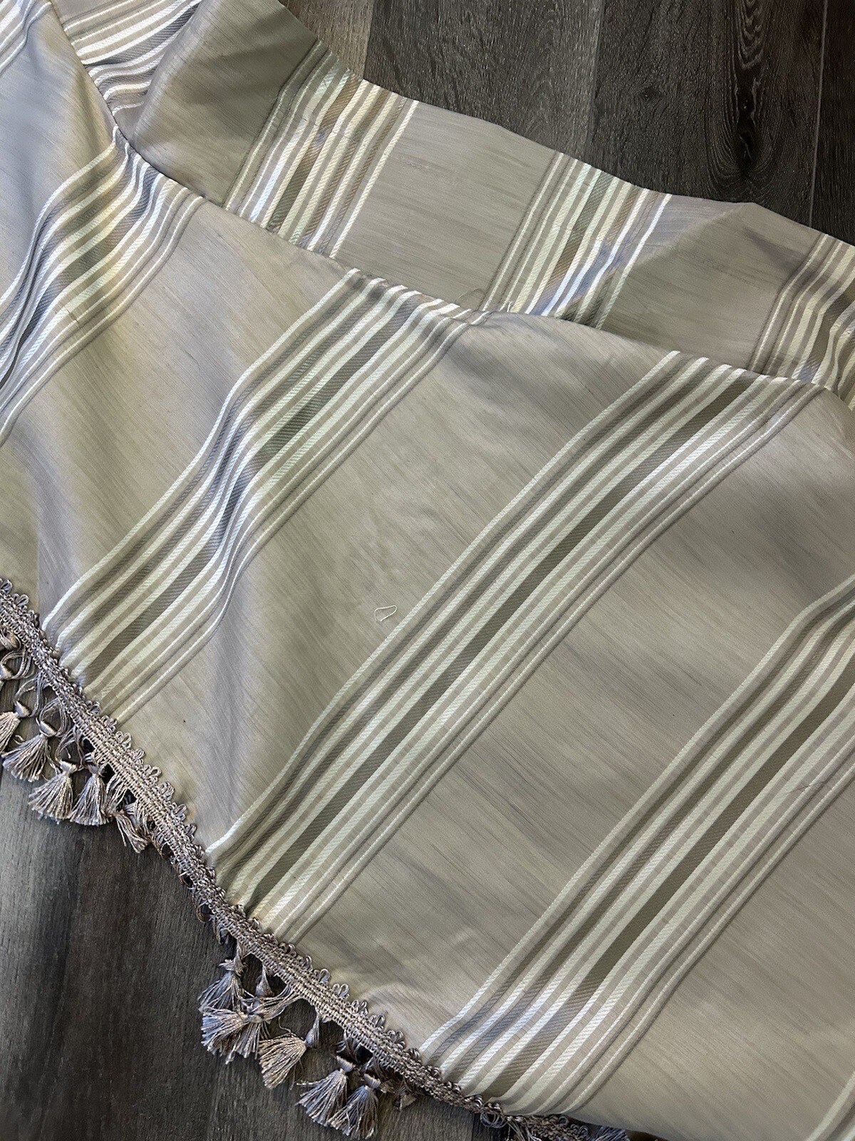Striped Waterfall Valance with Tassels Beige & Cream Stripes 110″ (*32)
