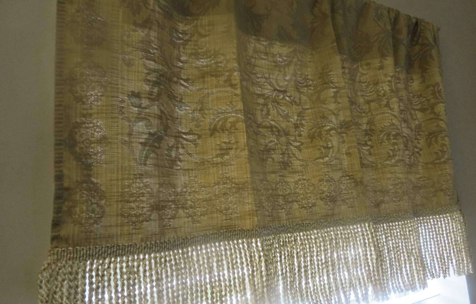 PERI Homeworks Collection Beige Damask Valance Elegant Tassel Trim India Vintage
