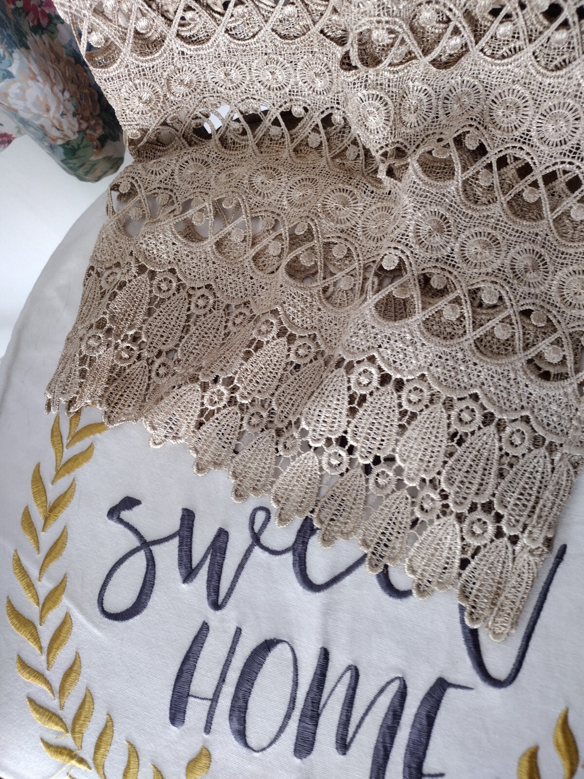 Fancy Lace Curtain, Tan Open Weave, Single Panel, 30″ W X 39″ L, Standard Top