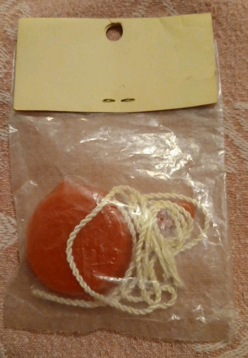 Vintage 1940s Red Frying Pan W/Chicken Window Shade Pull HTF NOS