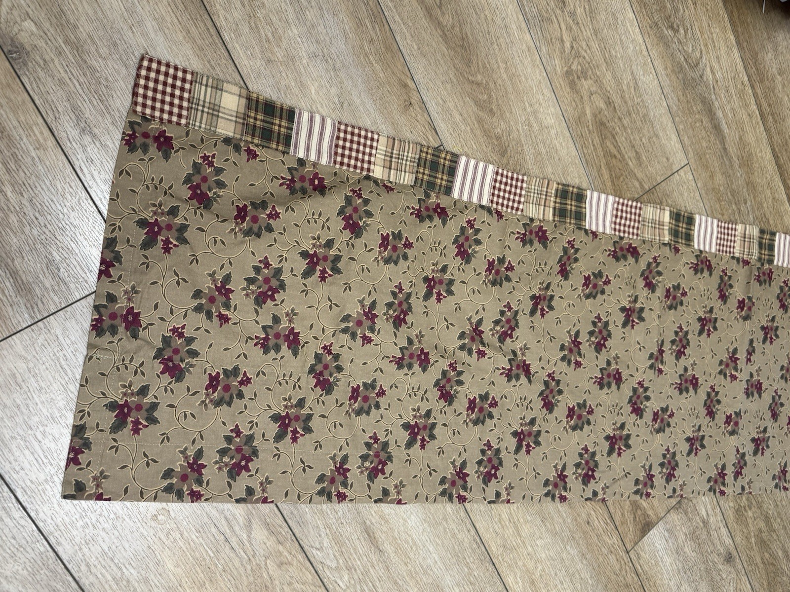 2 ~~Nancy’s Nook Valance Curtains Farmhouse Prim Patchwork Floral Plaid Farm