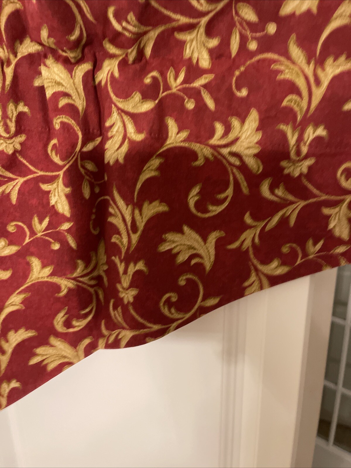 2-Waverly Lined Red Gold Scroll Ascot Tassel Valance 52×22 Plus Tassel