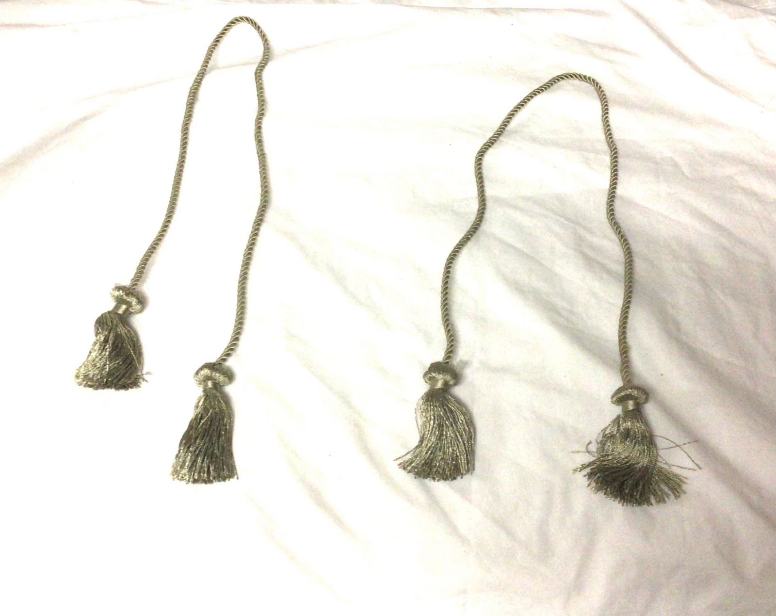 TL47A 2 Platinum 27″ Curtain Tiebacks Chair Ties 5-1/2″ Tassels