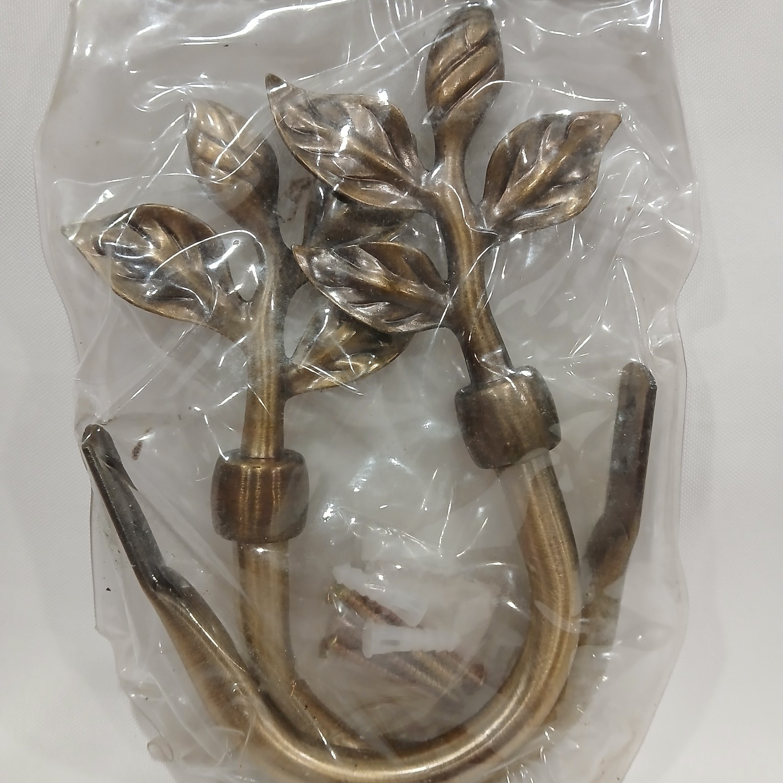 NOS HomeTrends Gold Brass Tone Metal Leaves Twig Curtain Holdback Hooks Set of 2