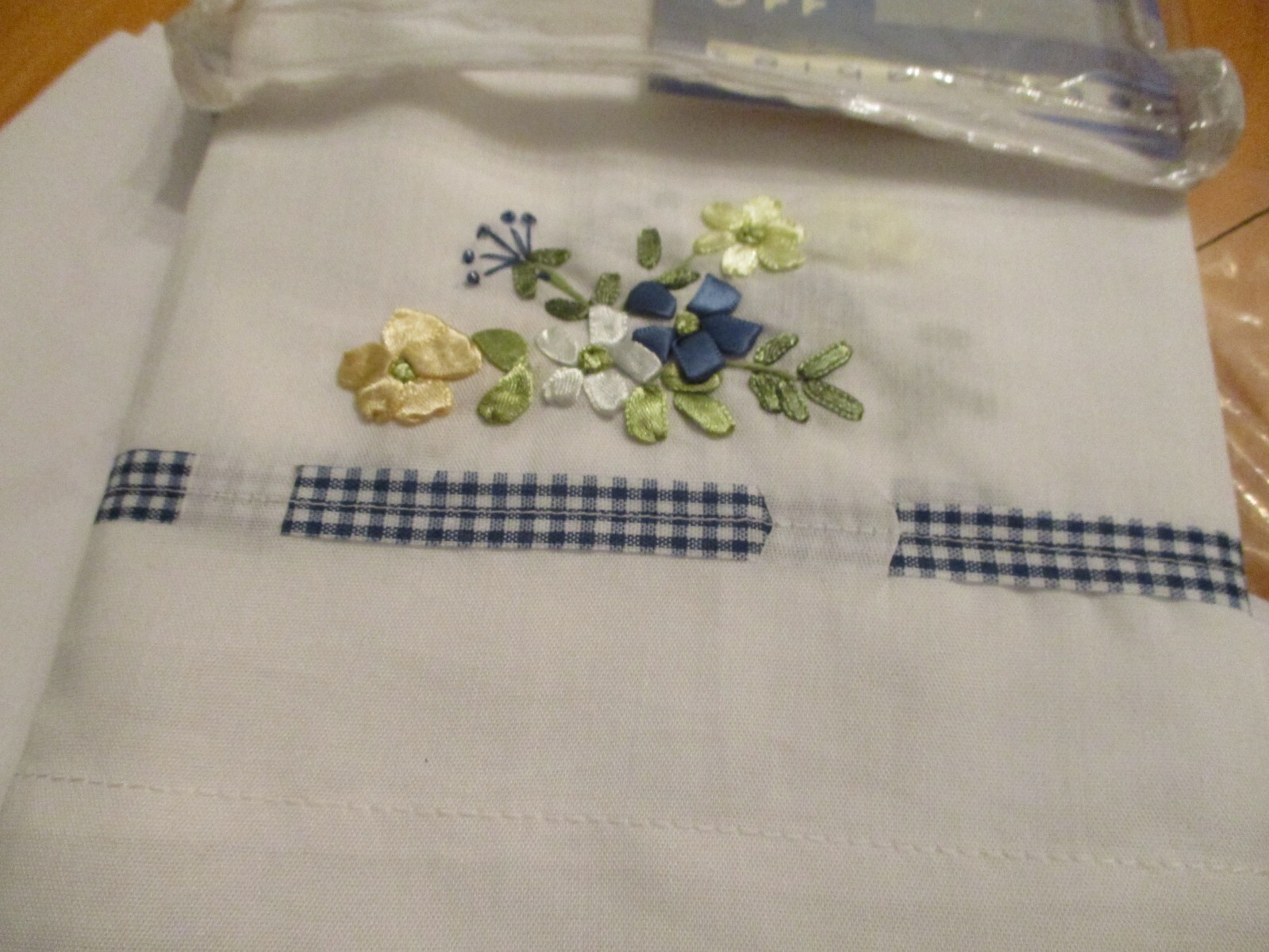 Designables 113 Victoria NIP Kitchen Valance Blue Gingham Embroidered Flowers