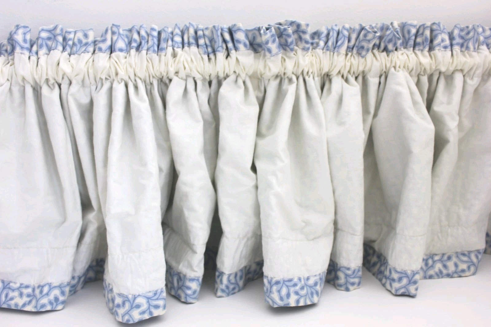 Custom Botanical Valance 150″ Blue & White Rose Hips Lined Dual Rod Pocket Vtg