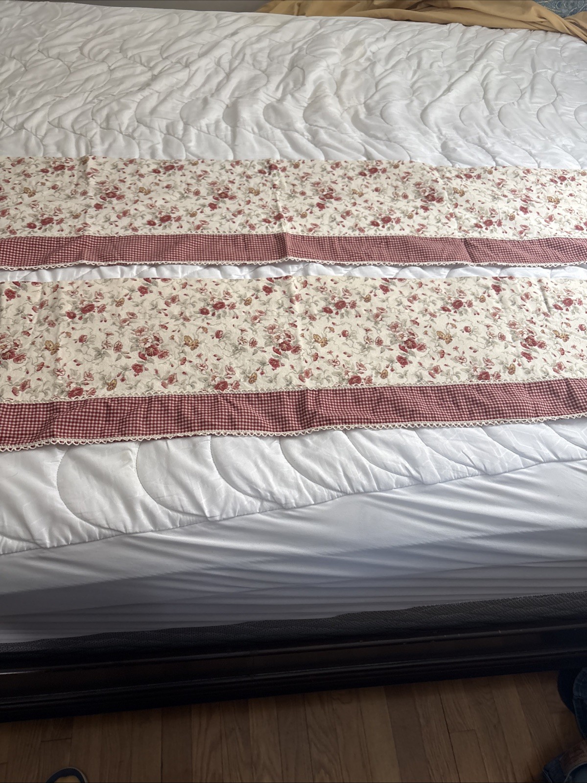 Waverly Garden Room Fairhaven Valance Red Ivory Floral & Gingham 56″ x 11.5″ Set