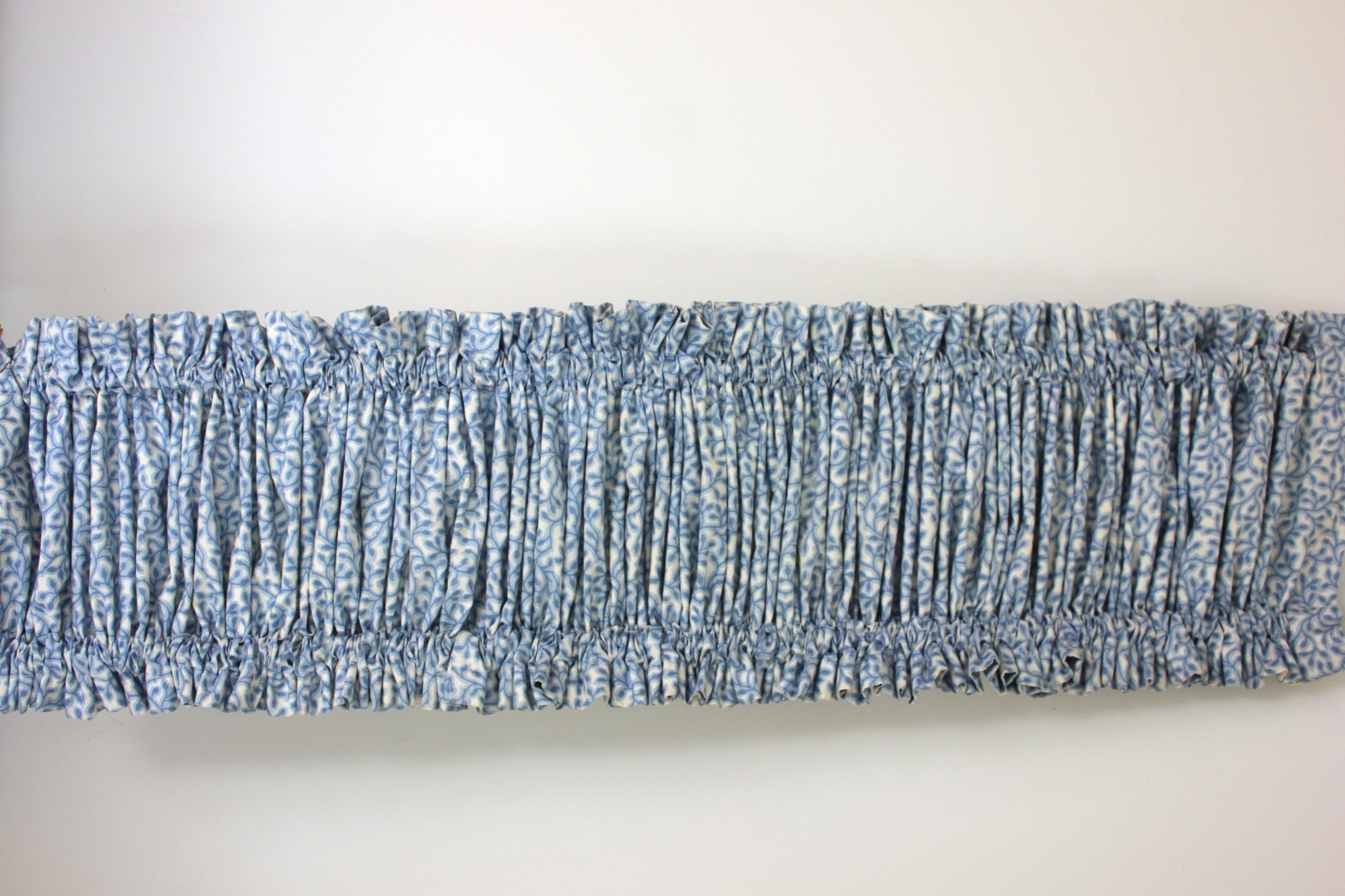 Custom Botanical Valance 150″ Blue & White Rose Hips Lined Dual Rod Pocket Vtg